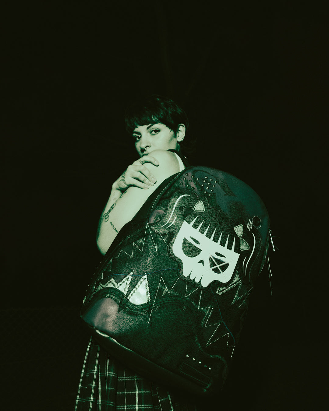 1684400755_B4016_6_1