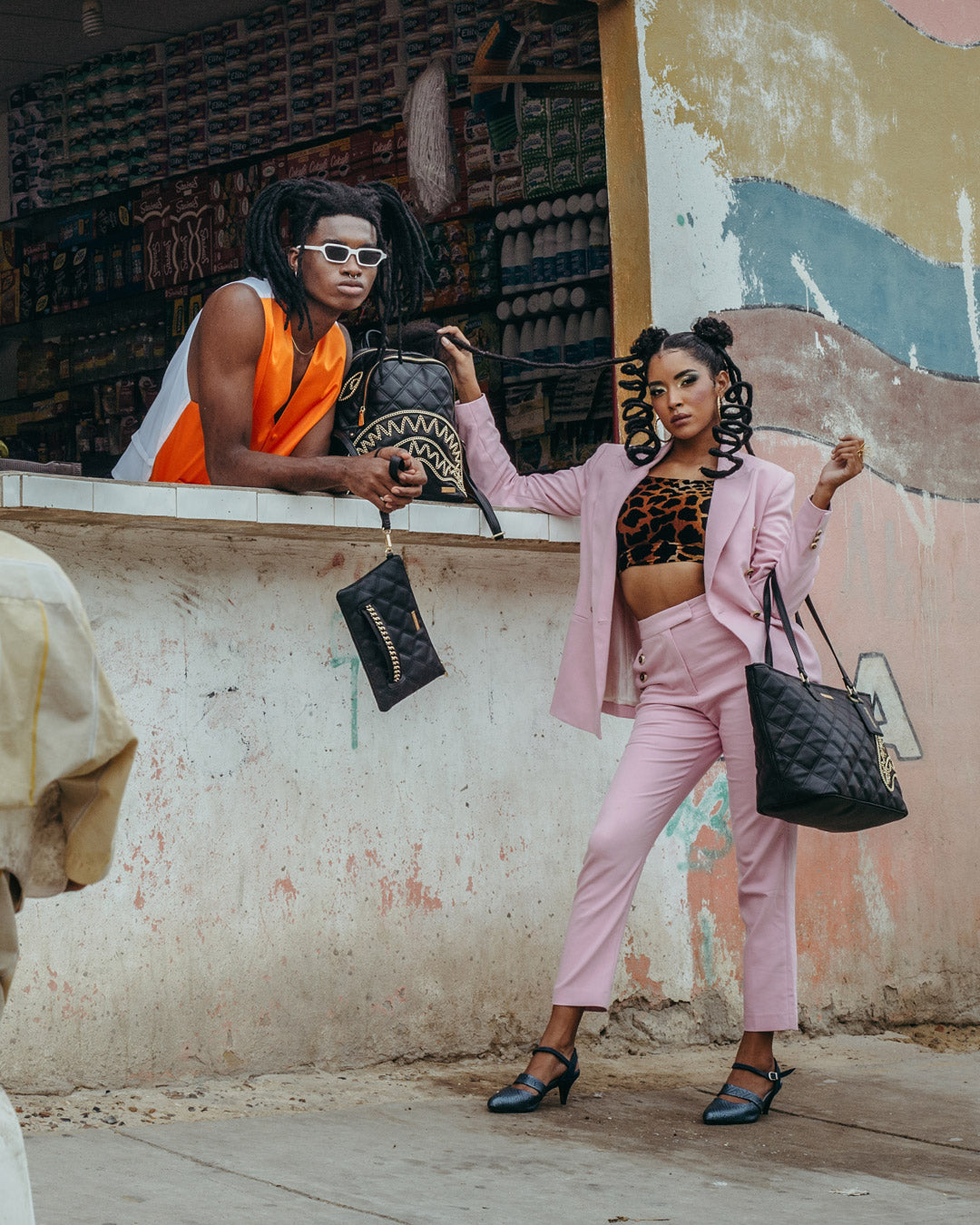 1686678829_B4064_7_1