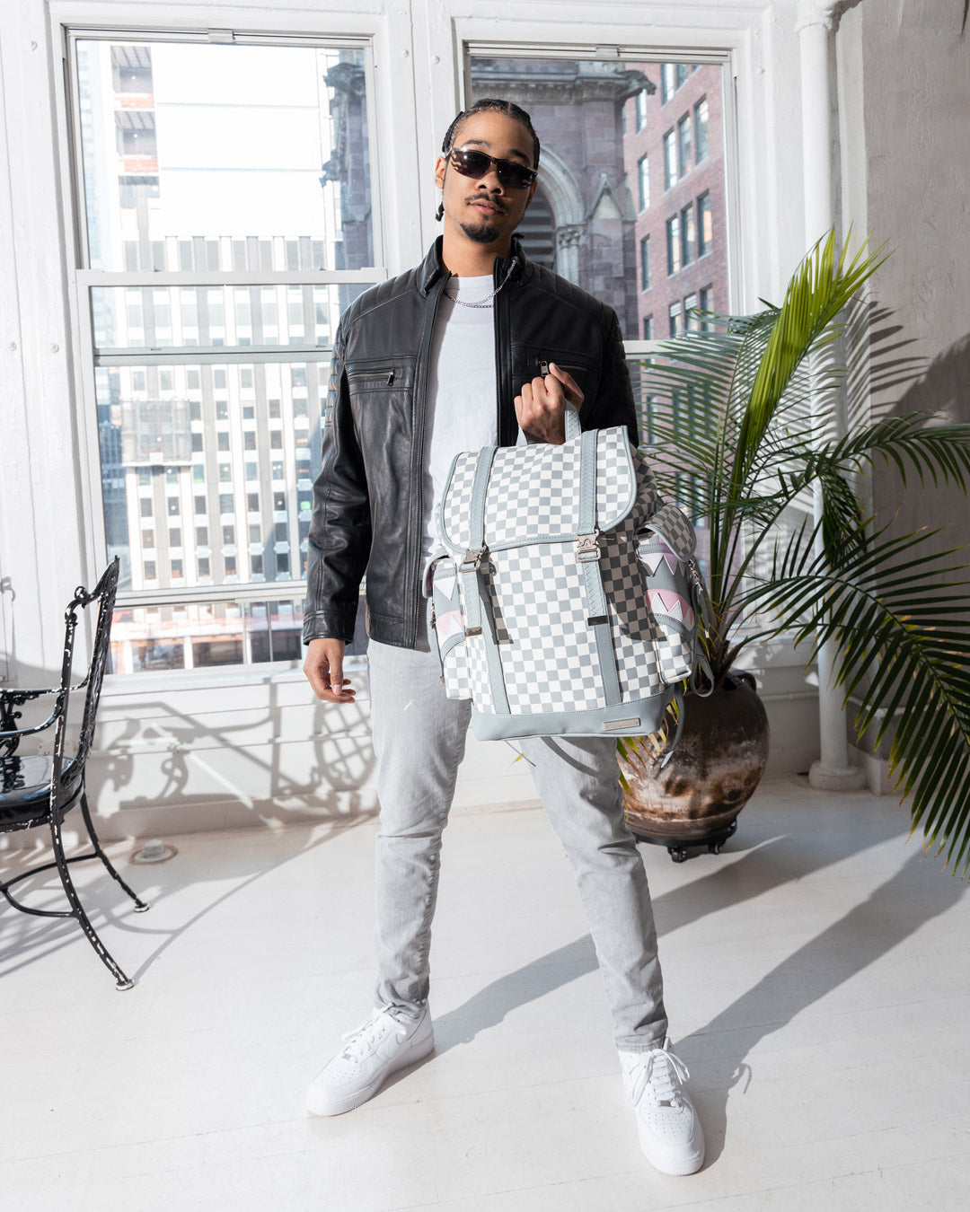 1689207101_B5261_4_1