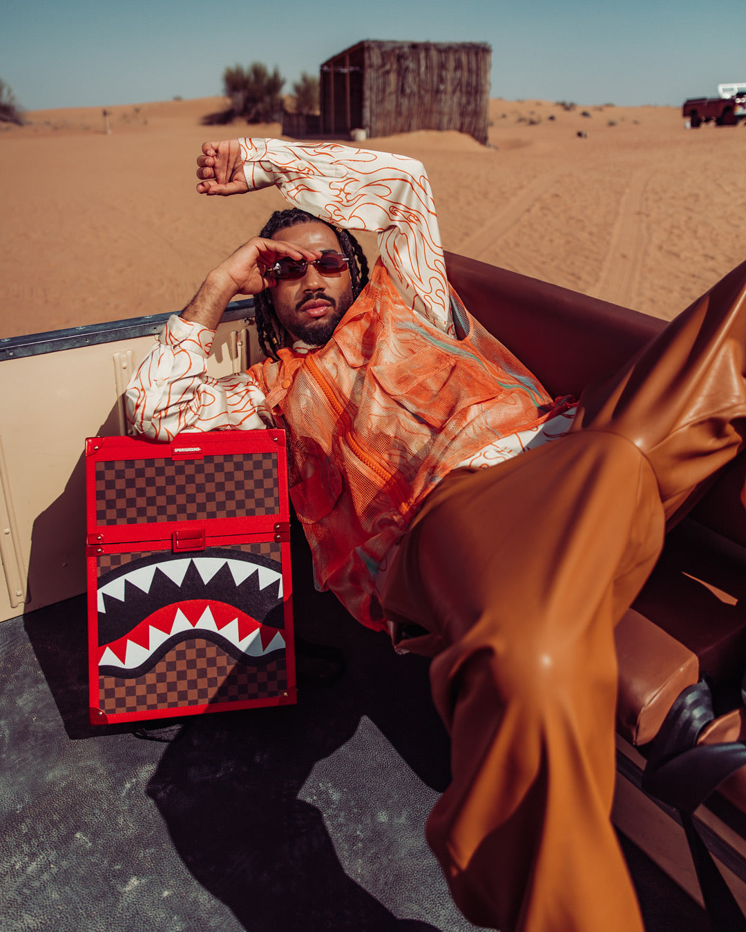 1691805393_B5570_3_1